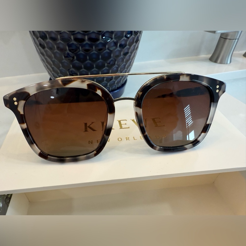 Krewe Coliseum polarized Malt Tortoise Shell Sunglasses -EUC